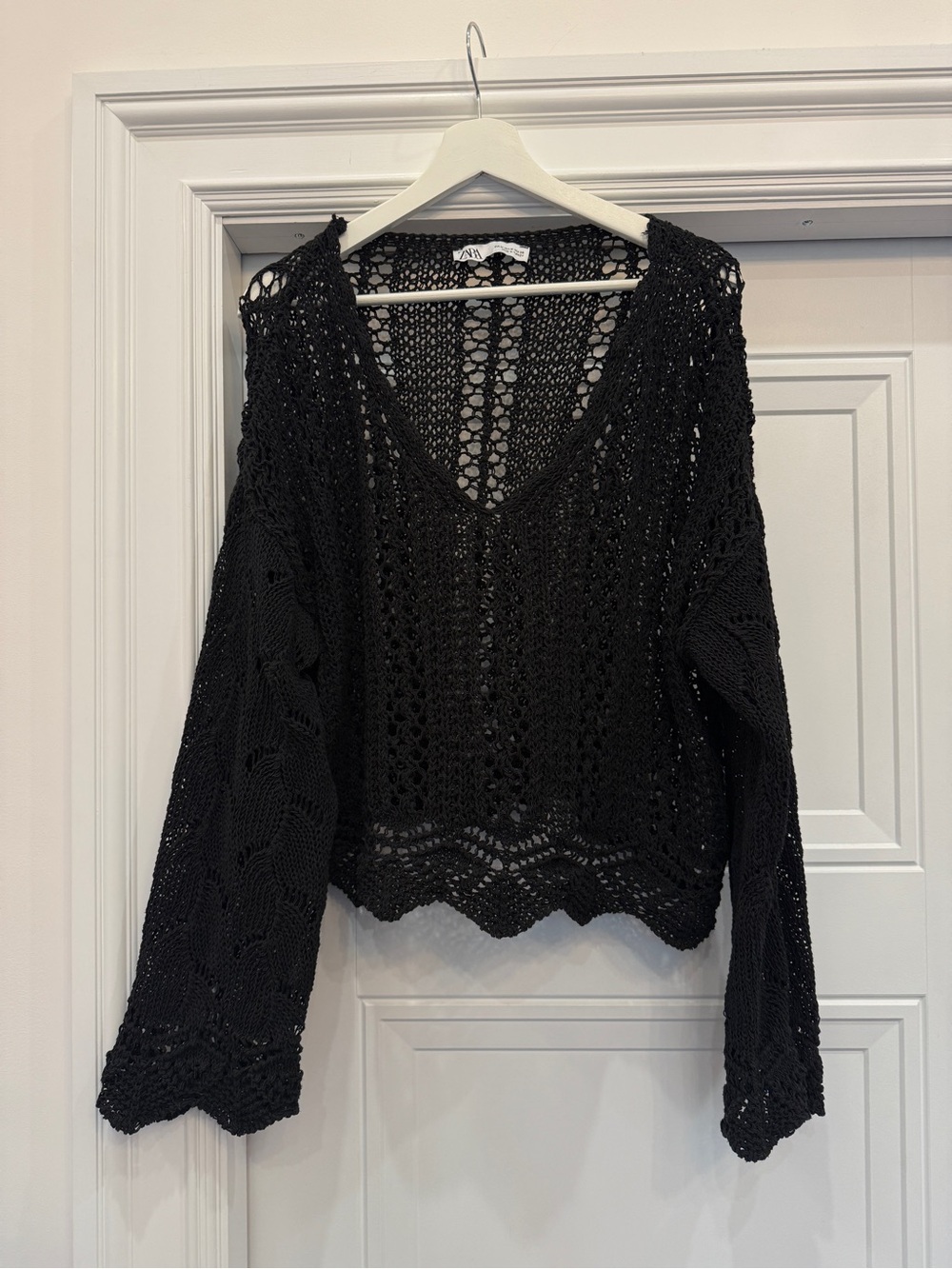 ZARA BLACK CROCHET V NECK SWEATER BOHO BELL SLEEVE MEDIUM BEACHY SUMMER